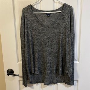 Gapbody EUC Large grey long sleeve high low v-neck top